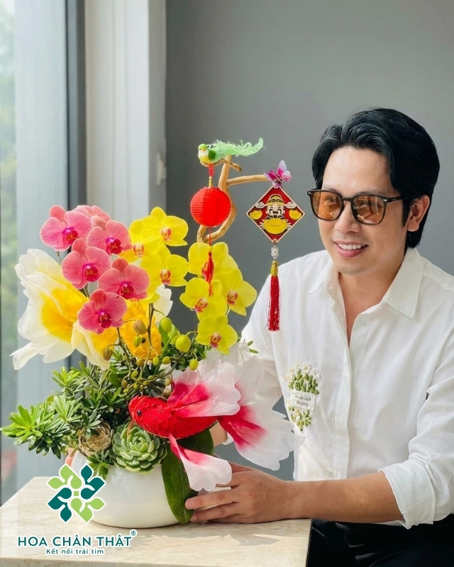 Chậu Lan Hồ Điệp Ghép Lũa 3 Cành – An Nhiên Hòa Khí Chậu Lan Hồ Điệp Ghép Lũa 3 Cành – An Nhiên Hòa Khí