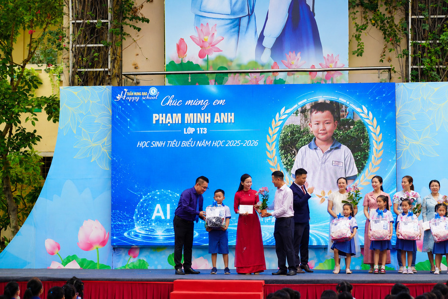 Hoa Chân Thật hân hạnh tham dự lễ tổng kết năm học 2025 - 2026 trường Tiểu học Trần Hưng Đạo Hoa Chân Thật hân hạnh tham dự lễ tổng kết năm học 2025 - 2026 trường Tiểu học Trần Hưng Đạo
