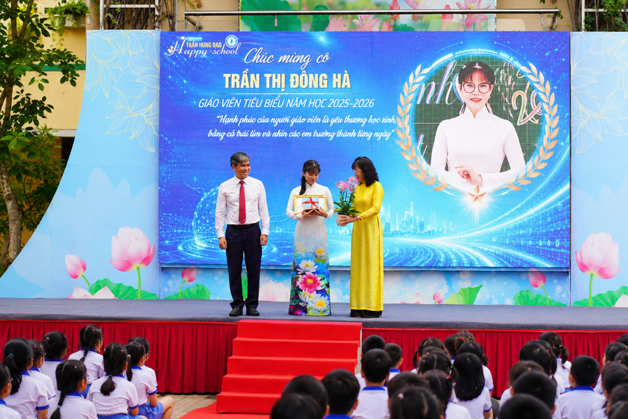 Hoa Chân Thật hân hạnh tham dự lễ tổng kết năm học 2025 - 2026 trường Tiểu học Trần Hưng Đạo Hoa Chân Thật hân hạnh tham dự lễ tổng kết năm học 2025 - 2026 trường Tiểu học Trần Hưng Đạo
