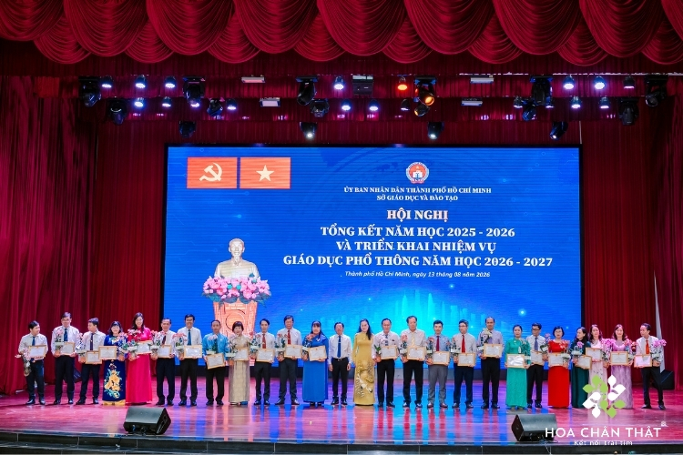 Hoa Chân Thật trân trọng đồng hành cùng Sở Giáo dục và Đào tạo TP.HCM tại Hội nghị tổng kết năm học 2025 – 2026 Hoa Chân Thật hân hạnh đồng hành cùng Sở Giáo dục và Đào tạo TPHCM
