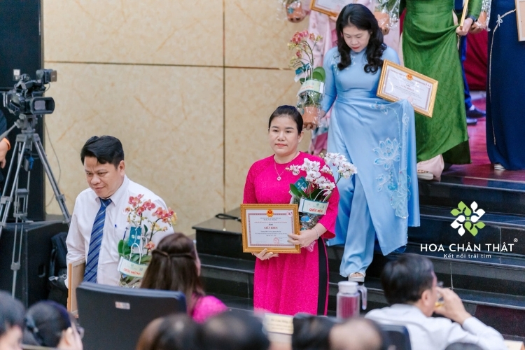 Hoa Chân Thật trân trọng đồng hành cùng Sở Giáo dục và Đào tạo TP.HCM tại Hội nghị tổng kết năm học 2025 – 2026 Hoa Chân Thật hân hạnh đồng hành cùng Sở Giáo dục và Đào tạo TPHCM