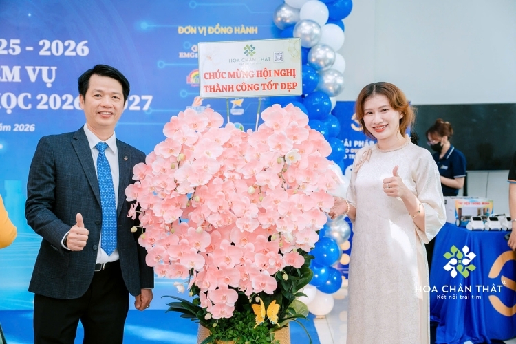Hoa Chân Thật trân trọng đồng hành cùng Sở Giáo dục và Đào tạo TP.HCM tại Hội nghị tổng kết năm học 2025 – 2026 Hoa Chân Thật hân hạnh đồng hành cùng Sở Giáo dục và Đào tạo TPHCM